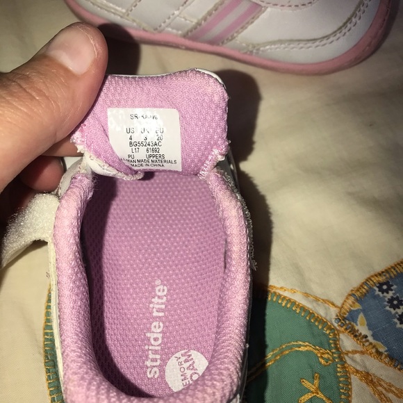 Baby shoes - Picture 3 of 3